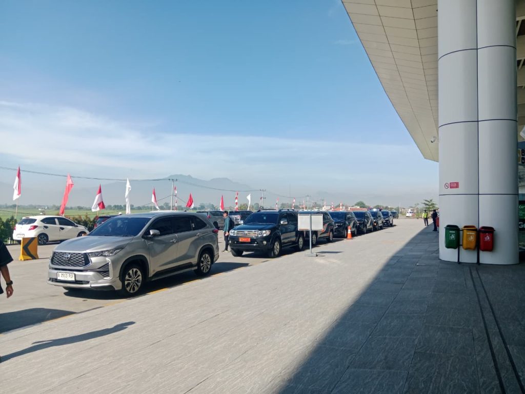 Jangan Panik di Jalan! Tips Cerdas Atur Waktu Keberangkatan ke Bandara Bersama TBS Transport