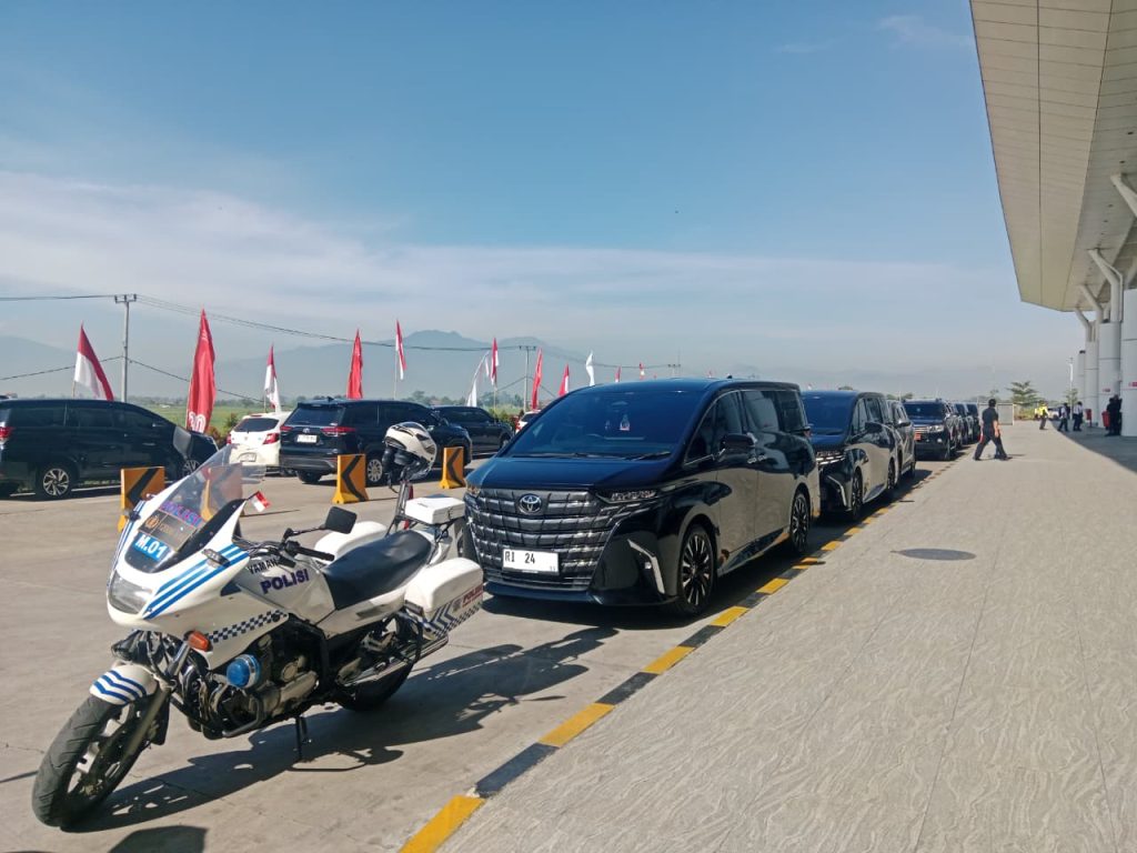 Perjalanan Liburan Jadi Mudah dengan Jasa Sewa Mobil Bandara TBS Transport